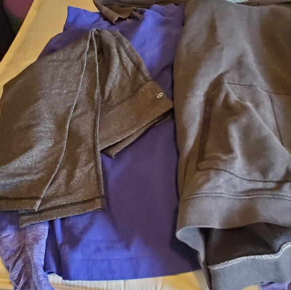 Lululemon Lot - Picture 3 of 5